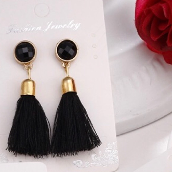 NEW!💙💎TASSEL! BLACK! GOLD! EARRINGS!💎💙PRETTY!! - Picture 3 of 8
